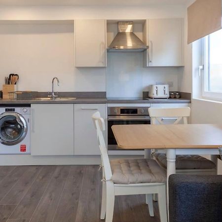 Contemporary 1 Bedroom Apartment In Ashford Ashford  Bagian luar foto
