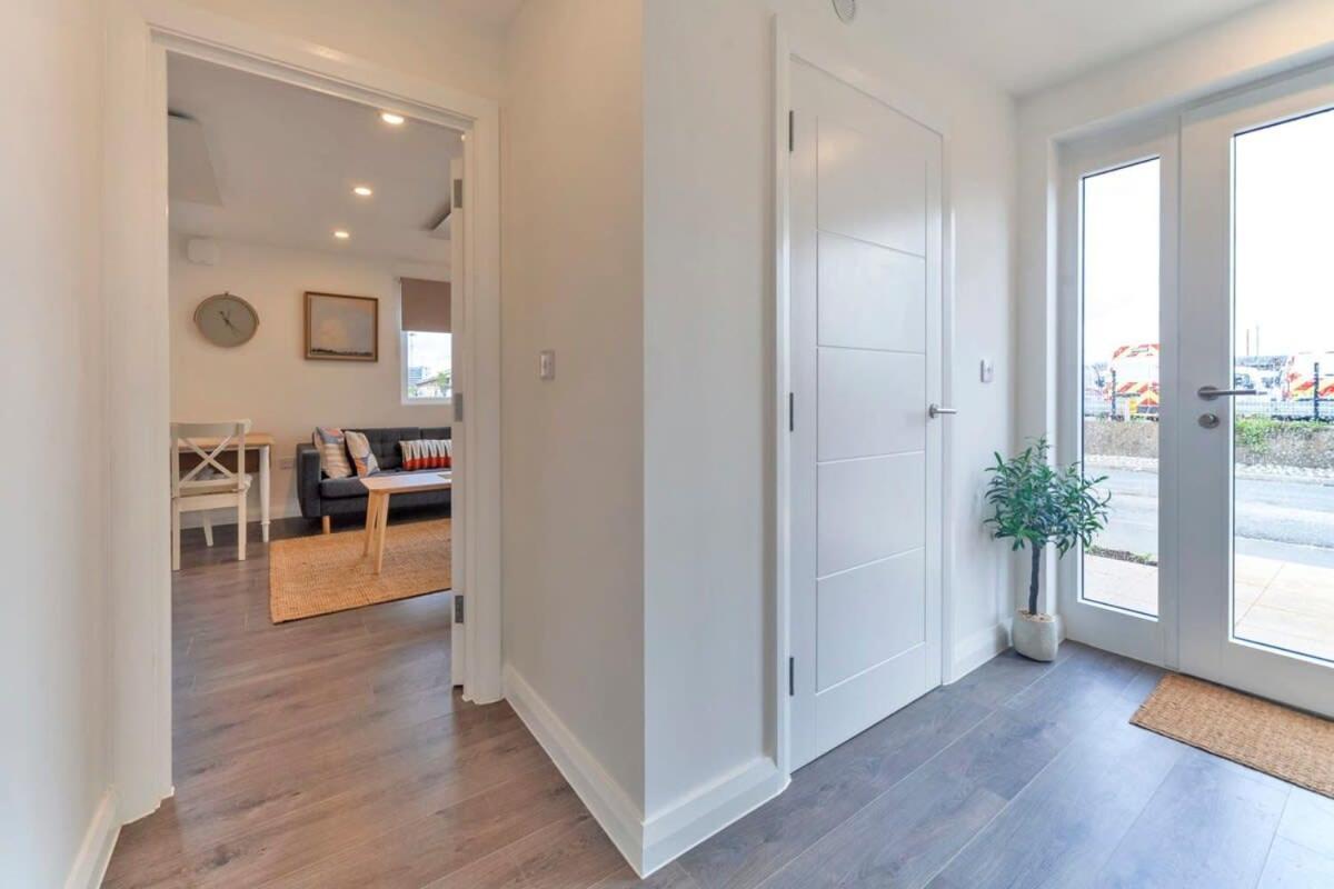Contemporary 1 Bedroom Apartment In Ashford Ashford  Bagian luar foto